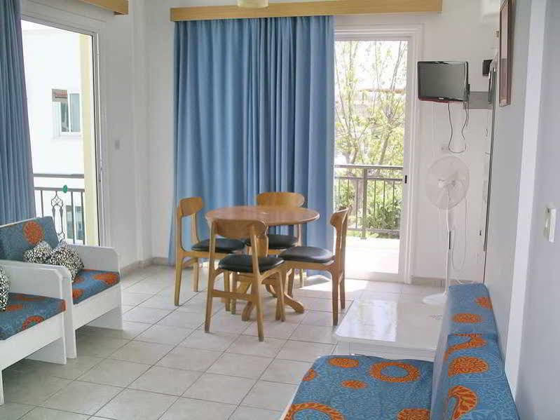 Renos Hotel Apts Polis المظهر الخارجي الصورة