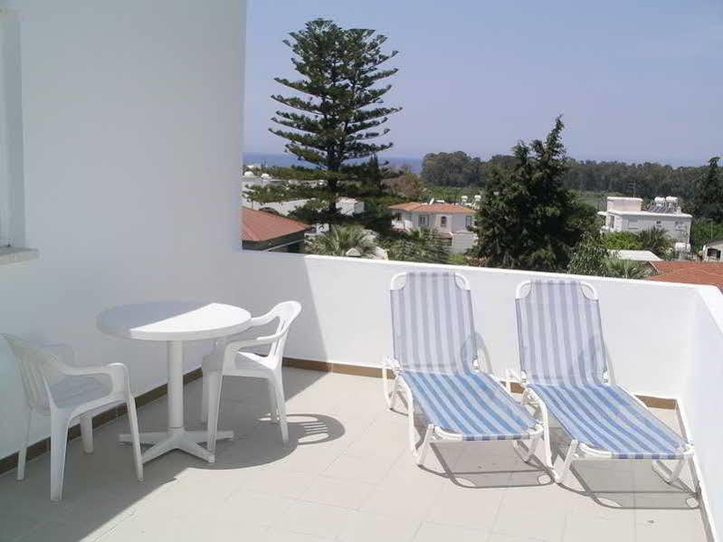 Renos Hotel Apts Polis المظهر الخارجي الصورة