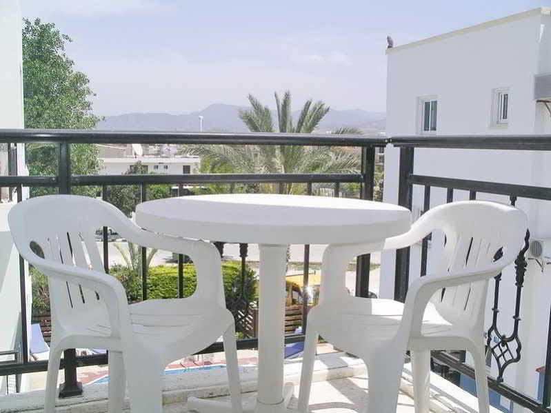 Renos Hotel Apts Polis المظهر الخارجي الصورة